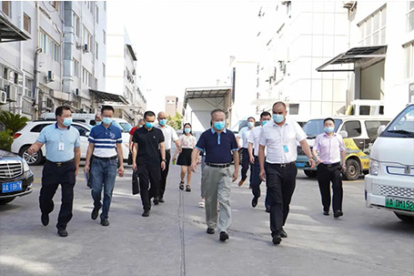 重慶市市場監督管理局副局長李林一行來到雅福食品股份，就智博會餐飲保障工作進行調研指導