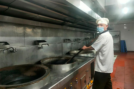 等一下，我重新炒