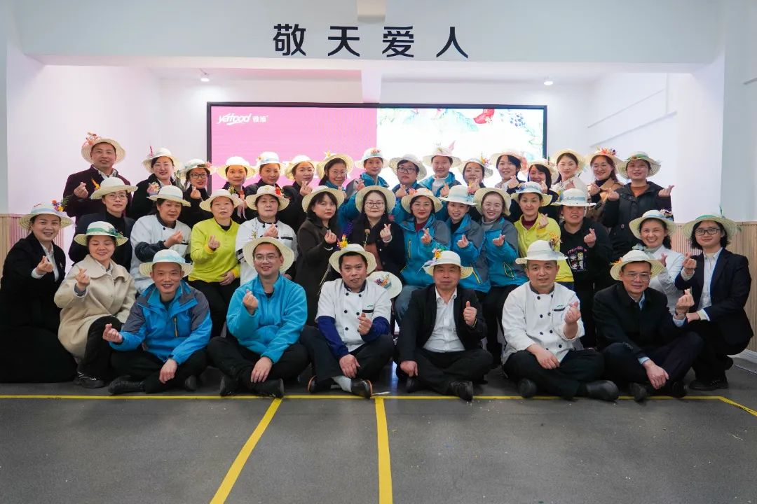 魅力女性 幸福巾幗 把愛“戴”回家